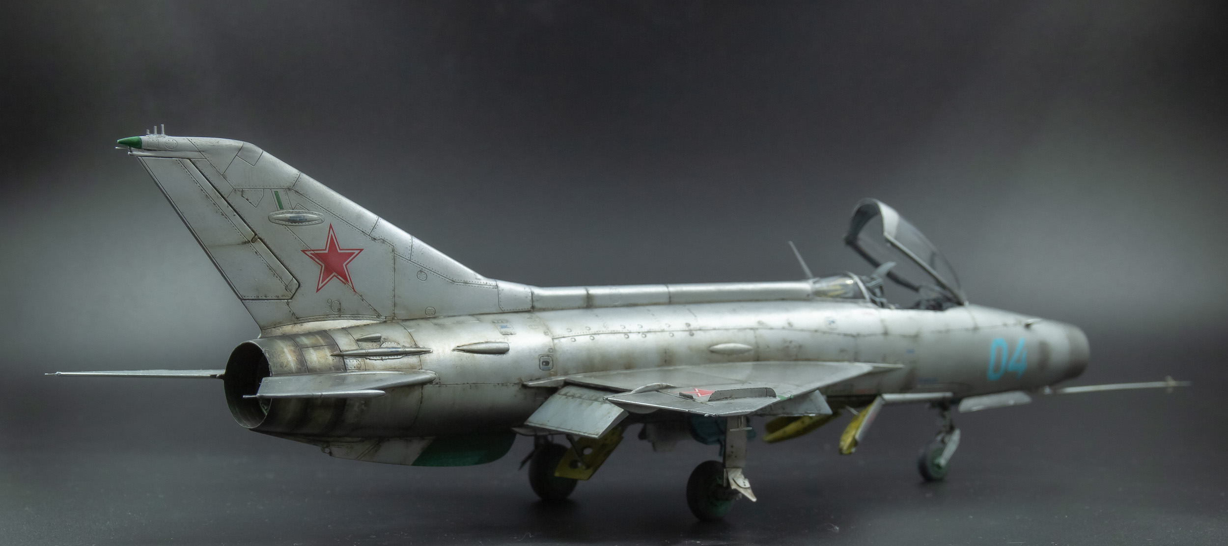 МиГ-21Ф-13 — Каропка.ру — стендовые модели, военная миниатюра