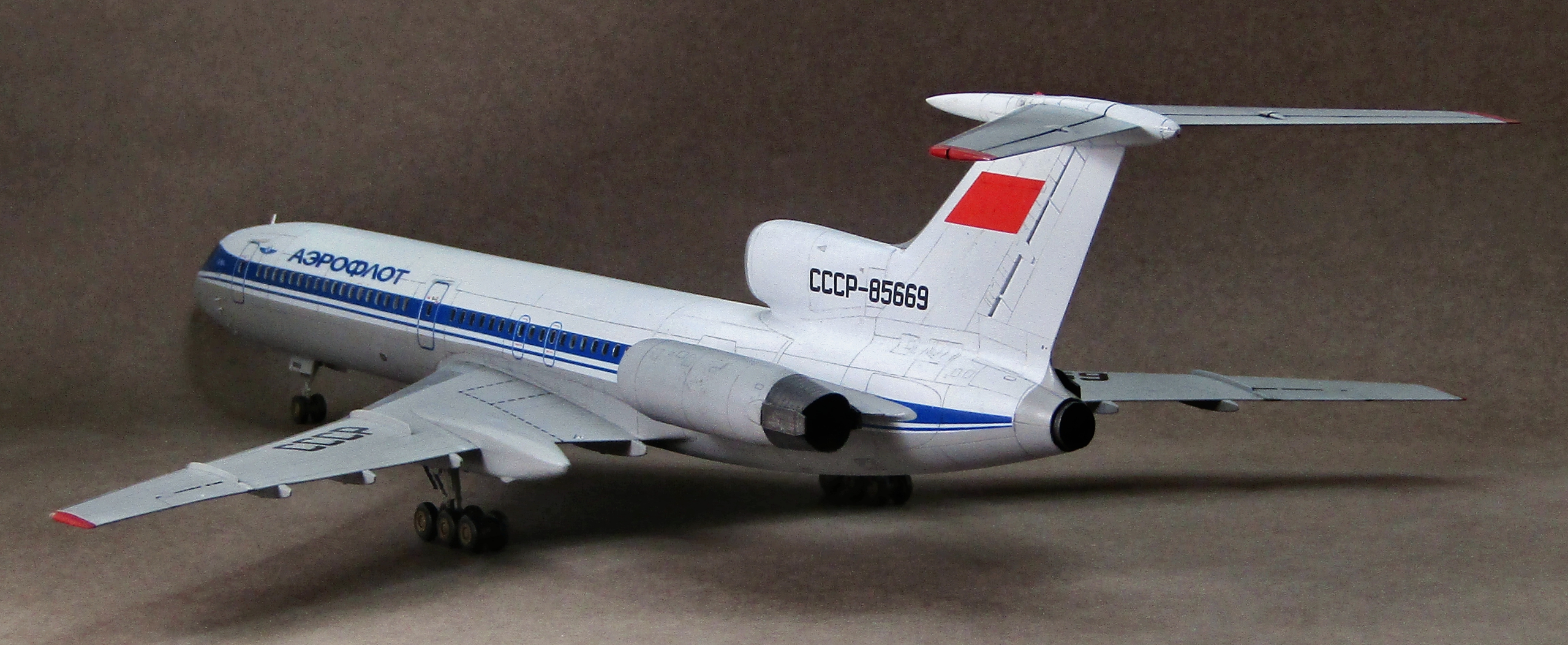 Ту-154м СССР-85669 — Каропка.ру — стендовые модели, военная миниатюра