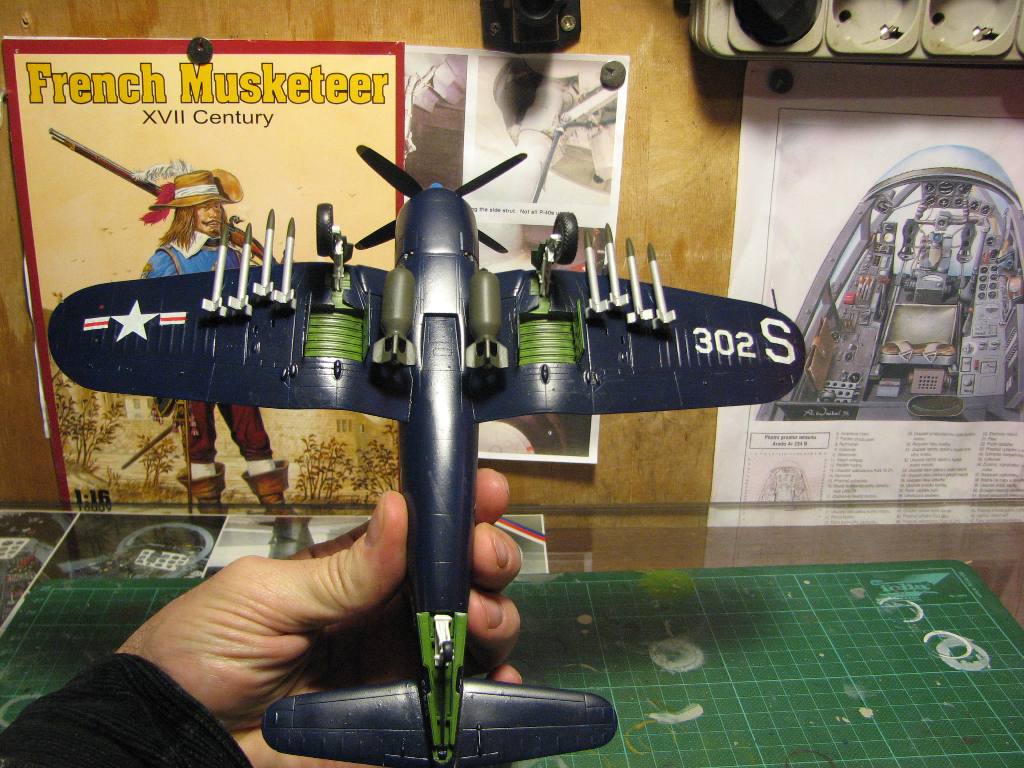 Academy F4U-4B 1/48