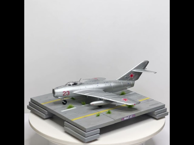 МиГ-17 от Звезды