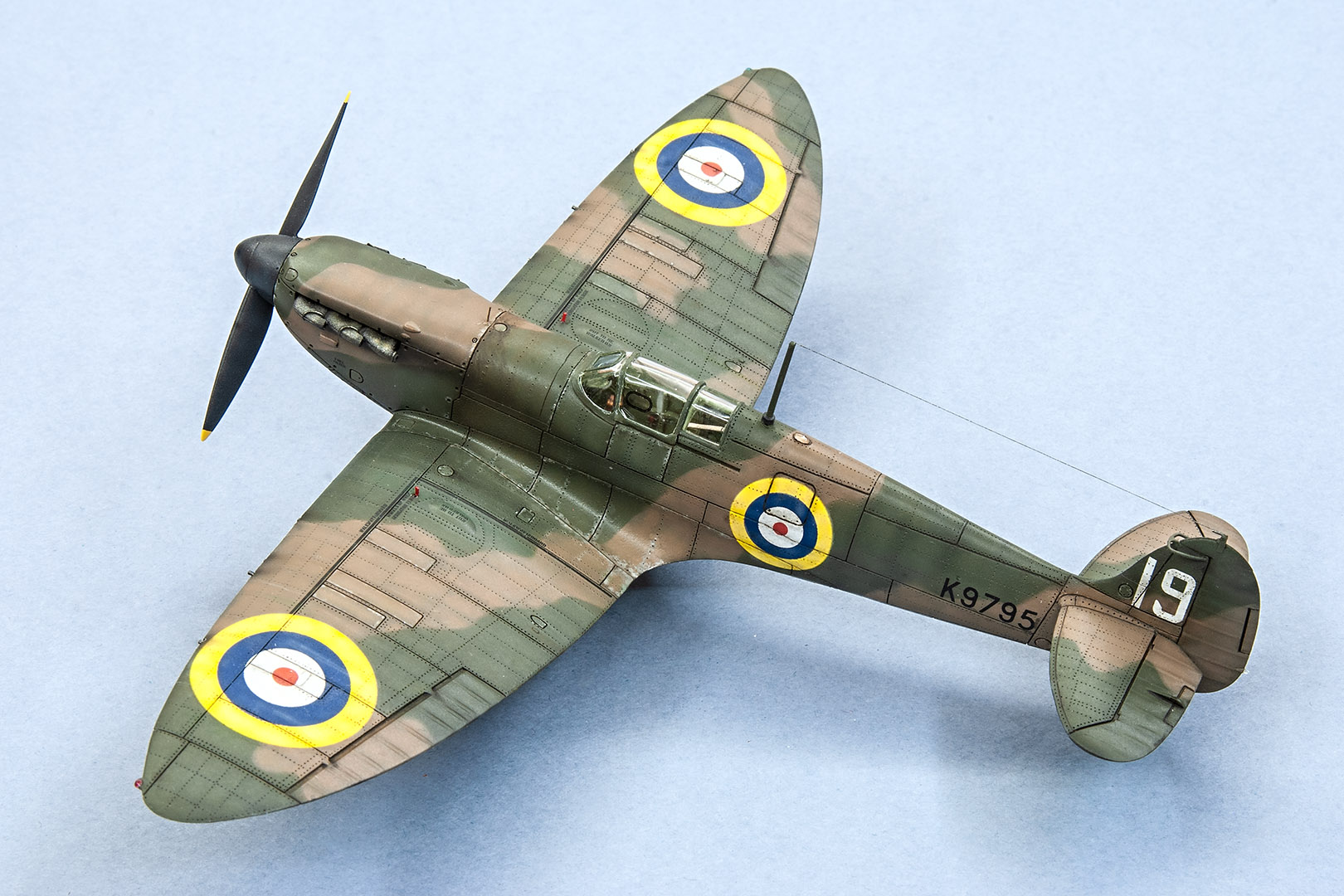 Airfix Supermarine Spitfire Mk1A – Modellbausatz 1:72 – Inkl. Pilotenfigur Für Ambitionierte Bastler