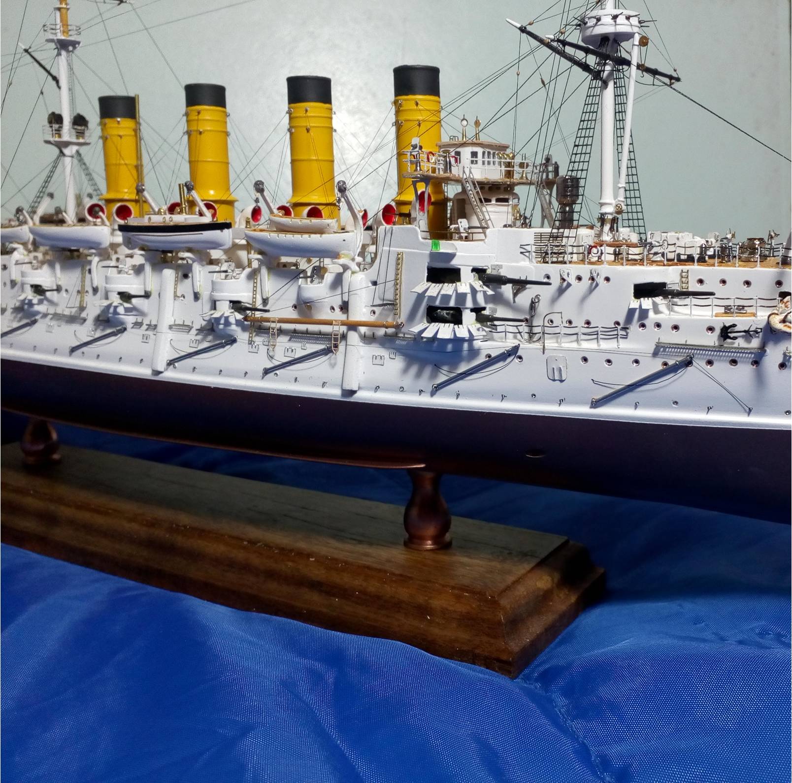 Броненосный крейсер «Громобой» — Каропка.ру — стендовые модели, военная ...
