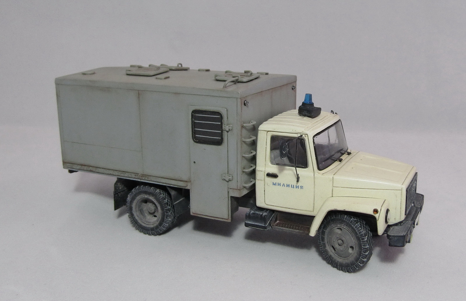 ГАЗ-3307 в АЗП1 — Каропка.ру — стендовые модели, военная миниатюра