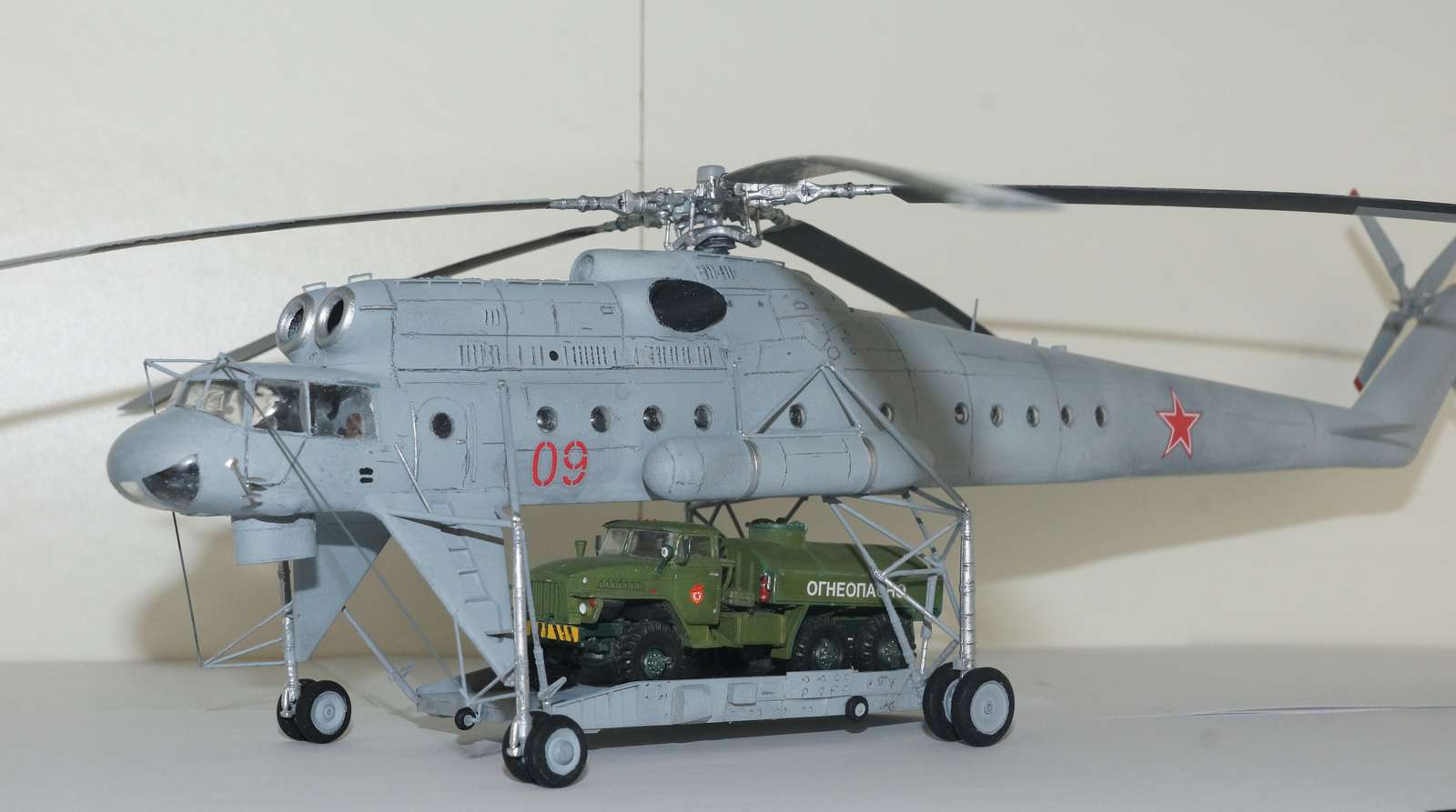 Ми-10 — Каропка.ру — стендовые модели, военная миниатюра