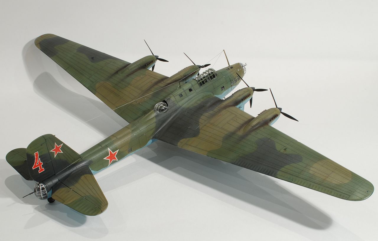Пе-8 — Каропка.ру — стендовые модели, военная миниатюра