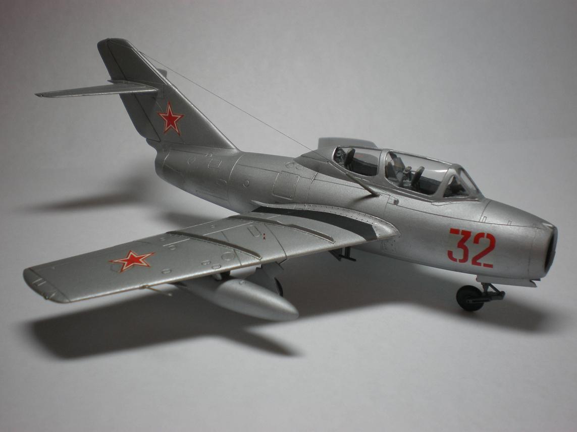 Летающая парта УТИ МиГ-15