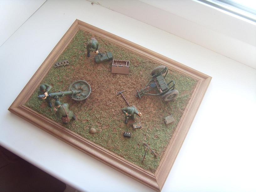 Советский 120-мм миномёт с расчётом.