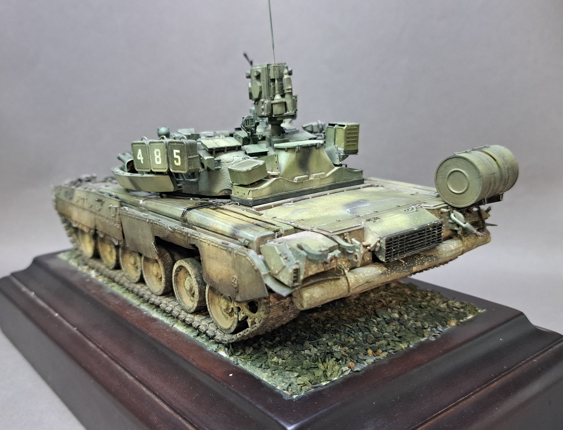 Т-80 УМ1 — Каропка.ру — стендовые модели, военная миниатюра