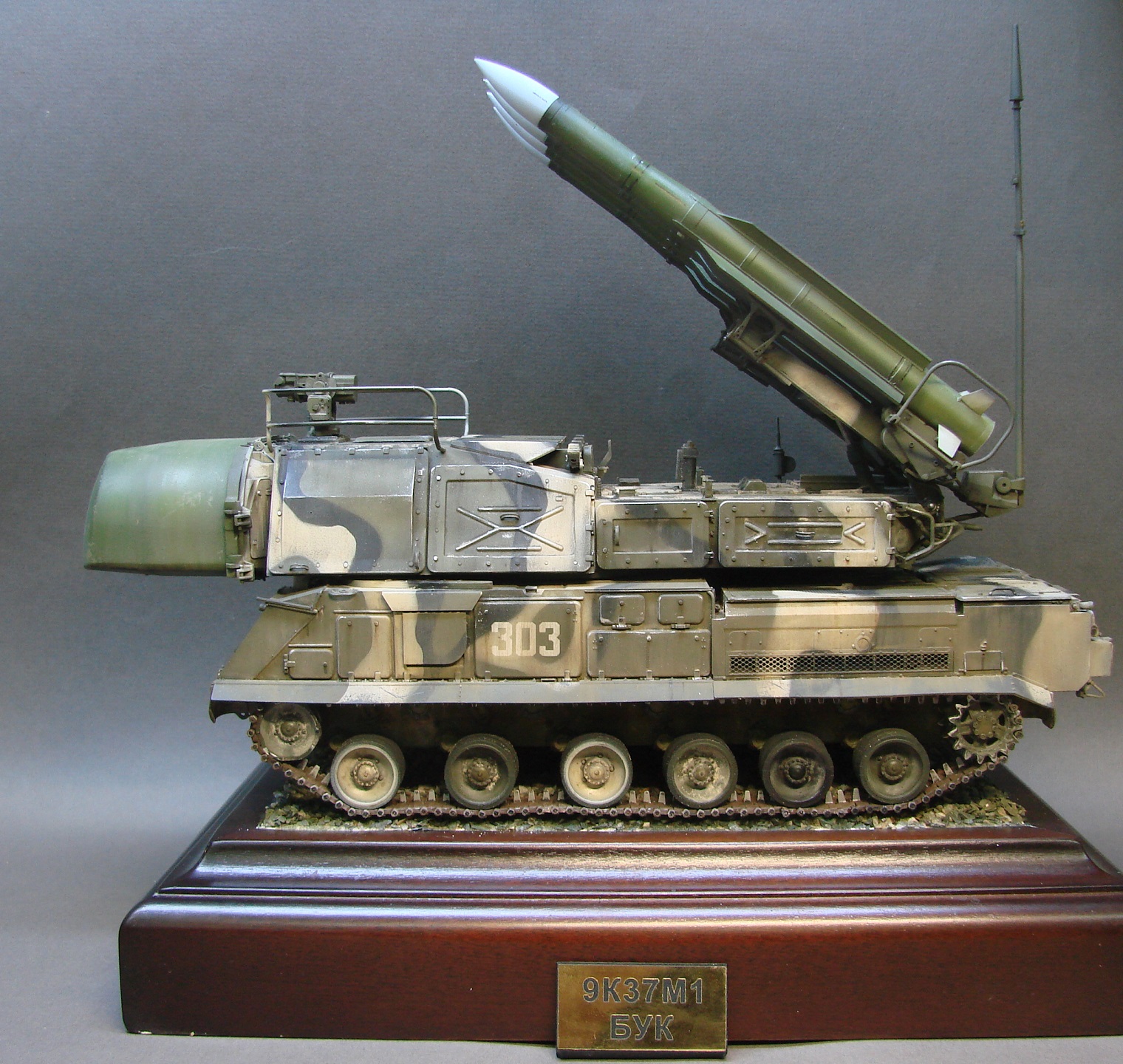 9К37М1 БУК — Каропка.ру — стендовые модели, военная миниатюра
