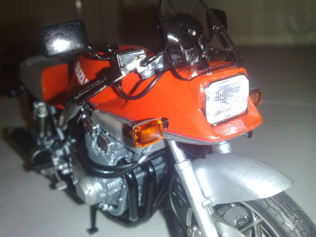 Tamiya Suzuki GSX1100S Katana "Custom Tuned" в масштабе 1:12