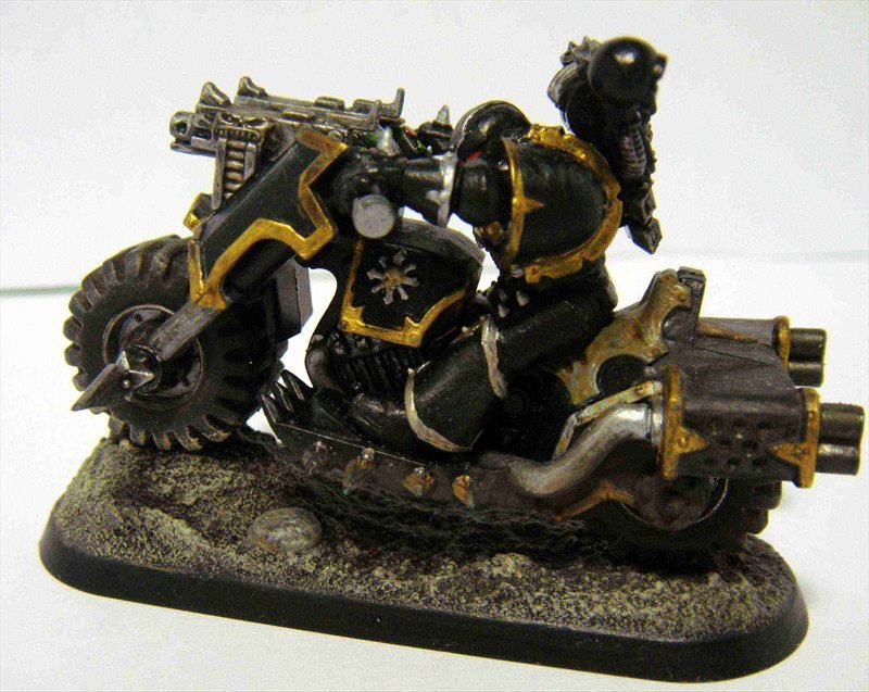 Мотоциклист хаоса (Chaos space marine biker)