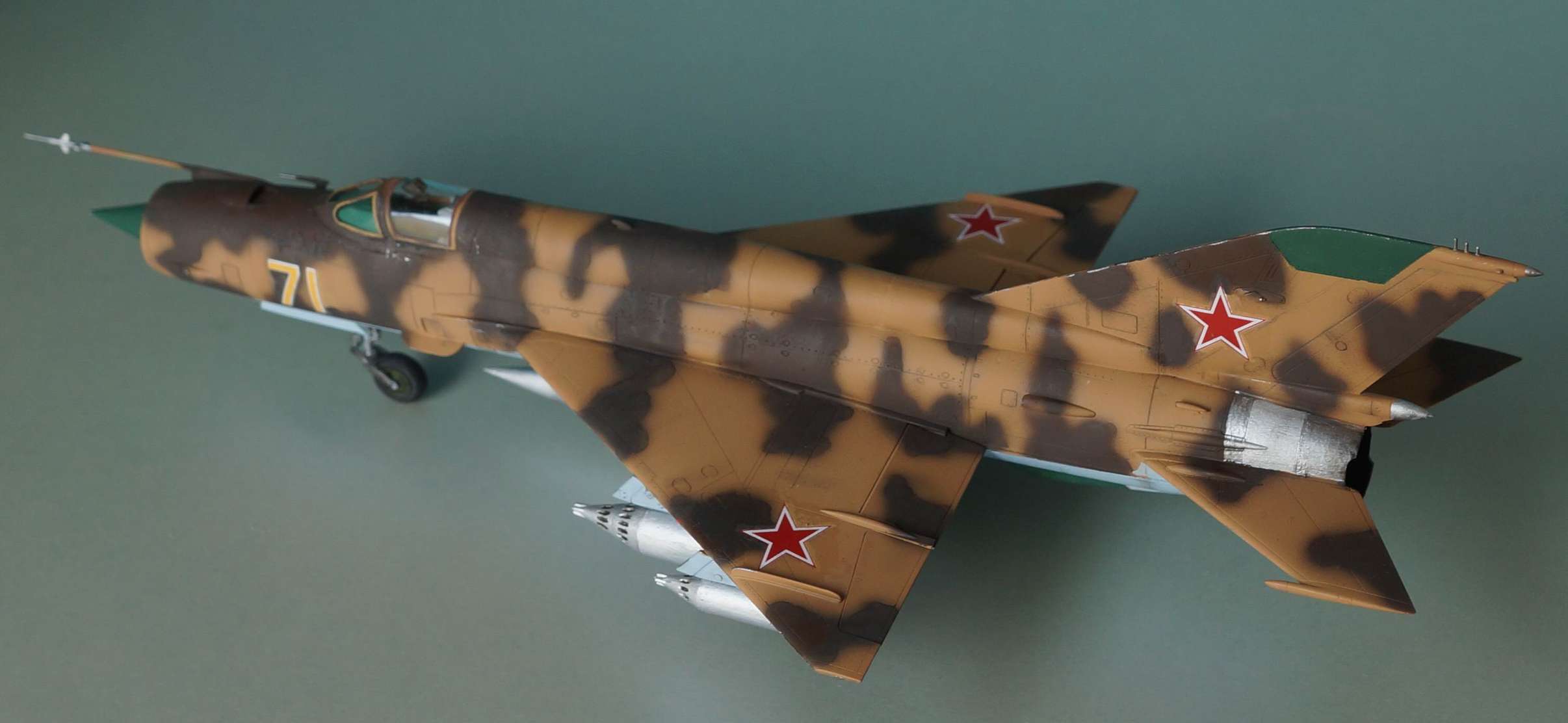 МиГ-21СМ (MiG-21MF FISHBED J) — Каропка.ру — стендовые модели, военная ...