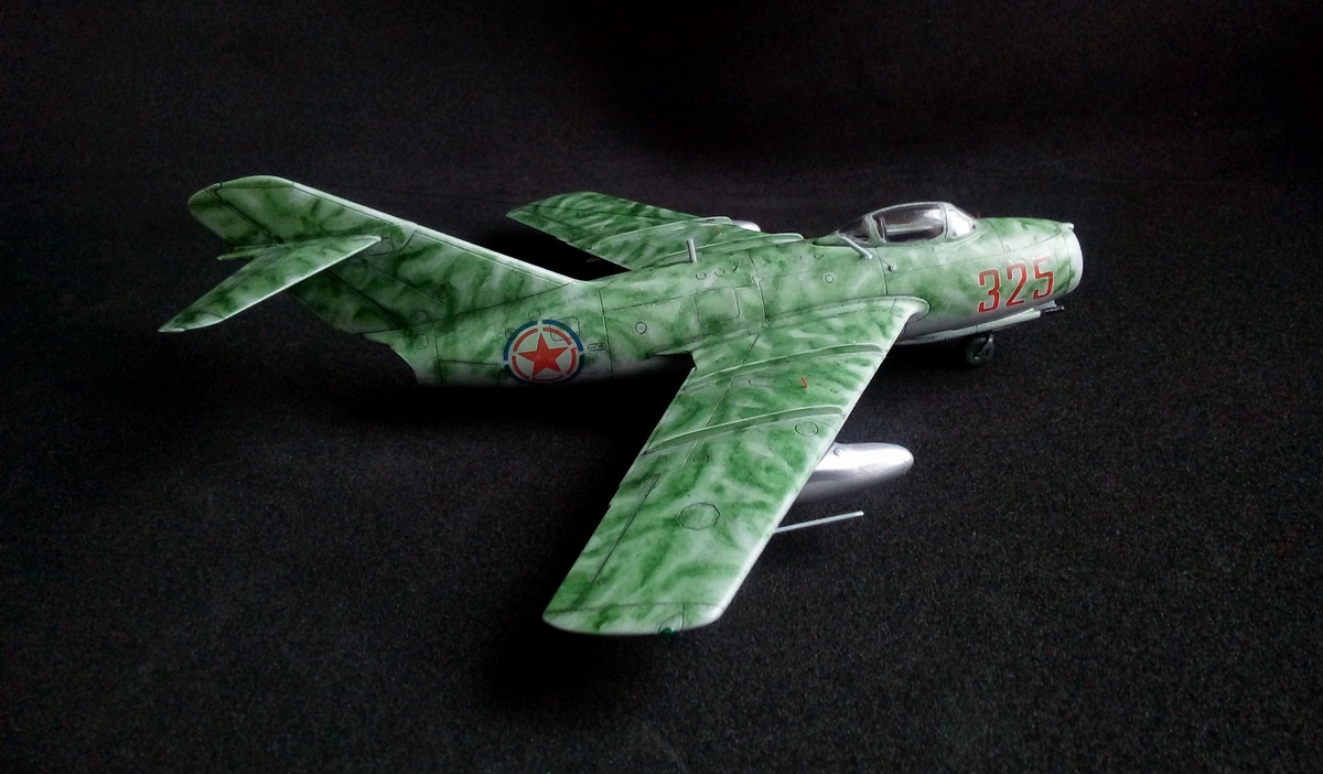 МиГ-15бис "ранний"/13-й серии завода №153 — Каропка.ру — стендовые ...