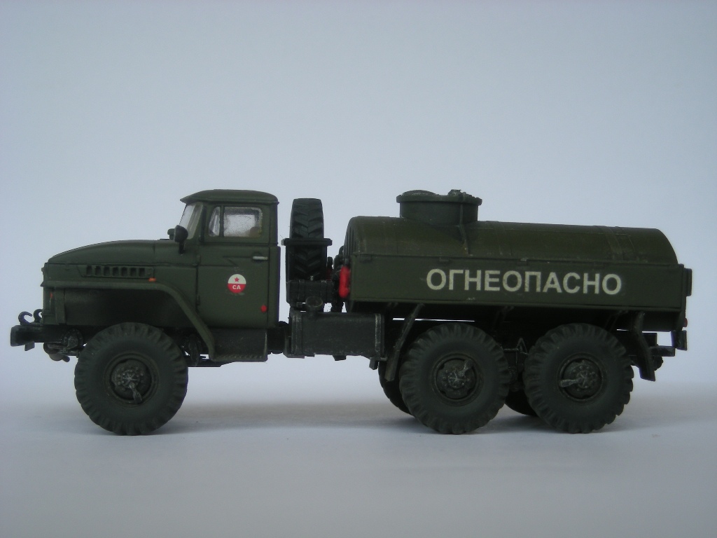 Топливозаправщик АТЗ-5-375