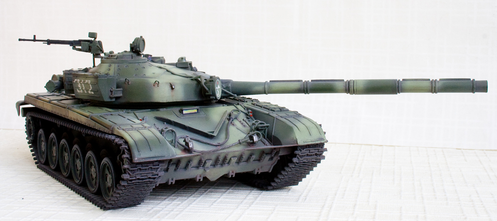 Т-72Б - любимый танк моей жены)))