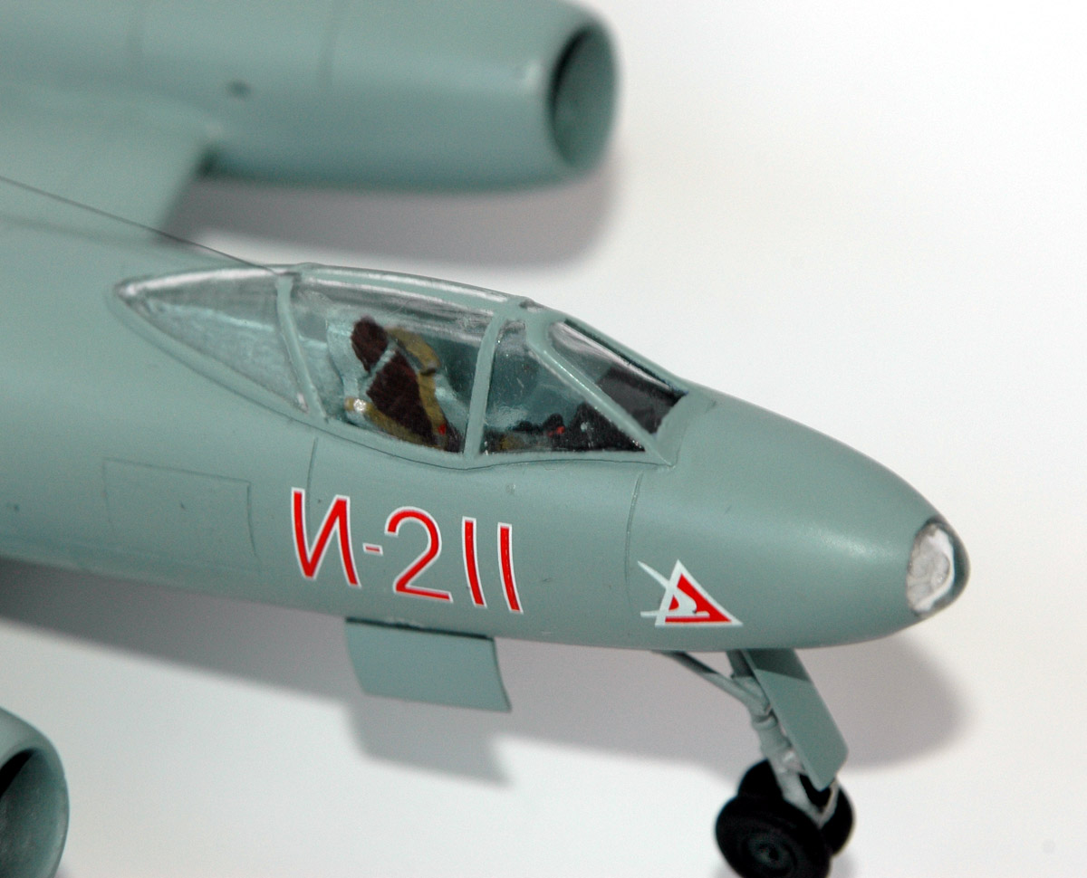 И-211 — Каропка.ру — стендовые модели, военная миниатюра