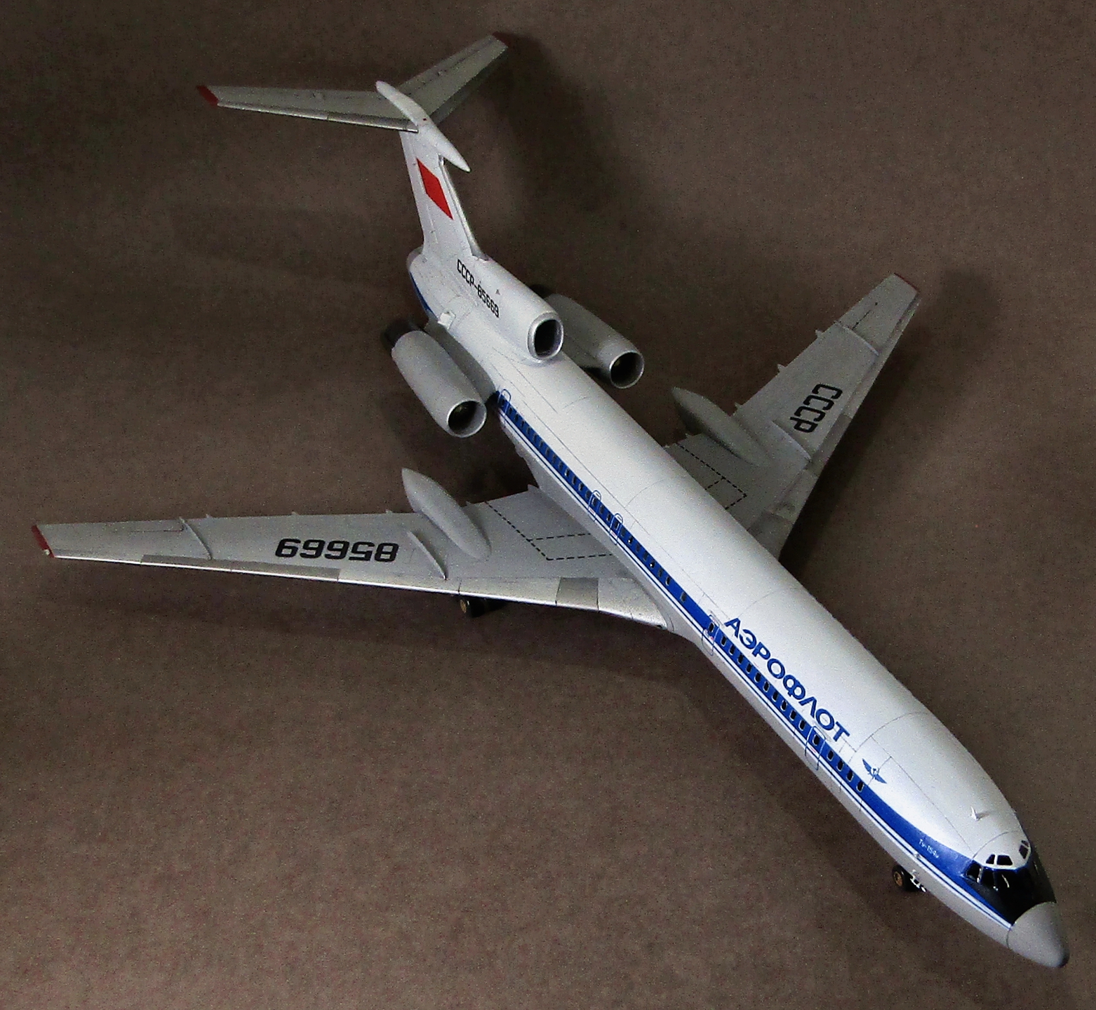 Ту-154м СССР-85669 — Каропка.ру — стендовые модели, военная миниатюра