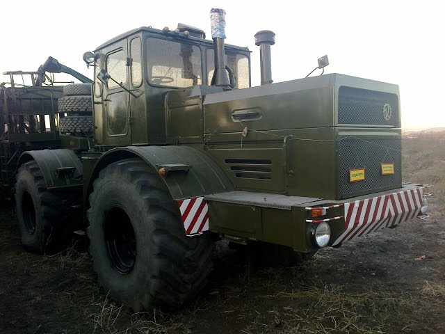 Сборная модель трактора Кировец К-701 AVD в масштабе 1:43