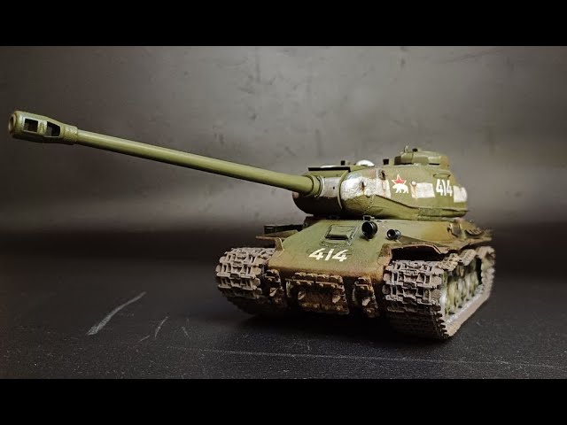 Модель тяжёлого танка ИС 2 в 35 масштабе.