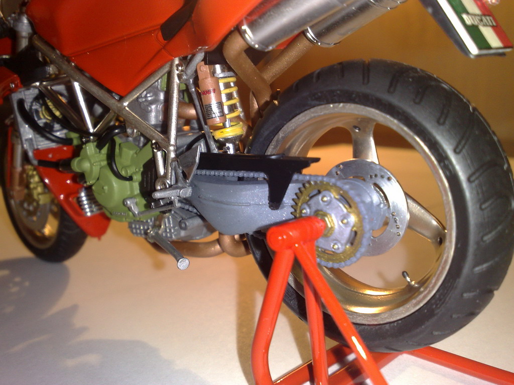 Tamiya Ducati 916 в масштабе 1:12.