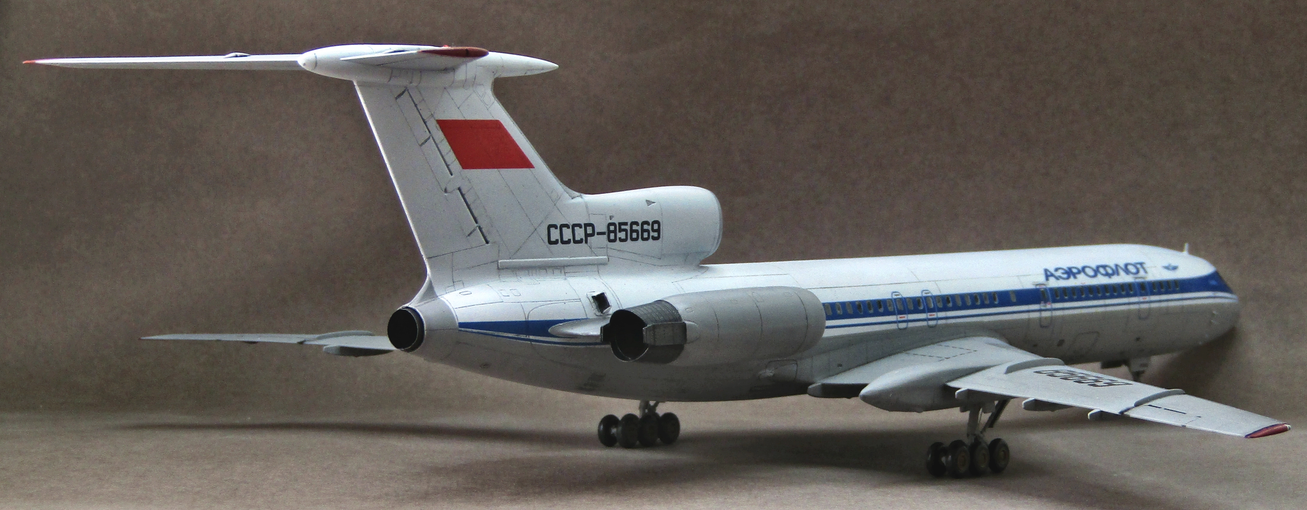 Ту-154м СССР-85669 — Каропка.ру — стендовые модели, военная миниатюра