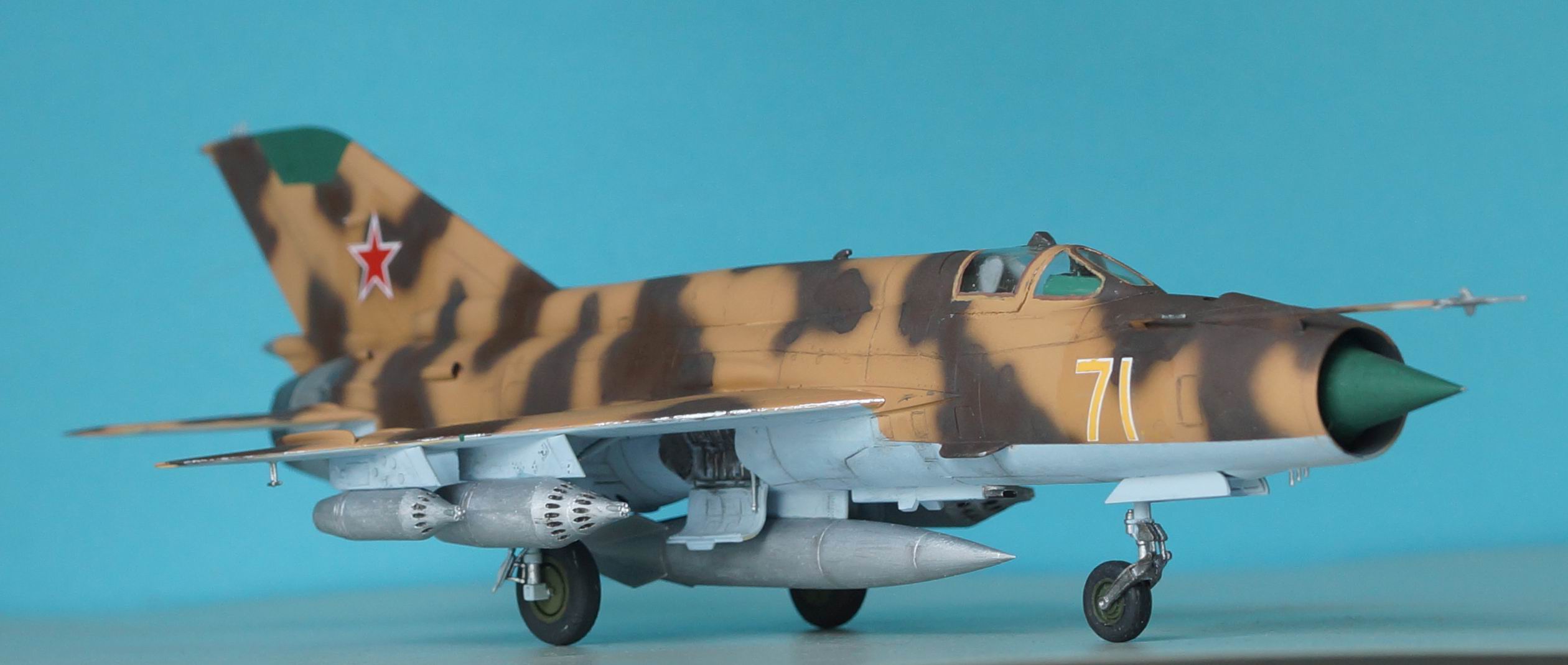 МиГ-21СМ (MiG-21MF FISHBED J) — Каропка.ру — стендовые модели, военная ...