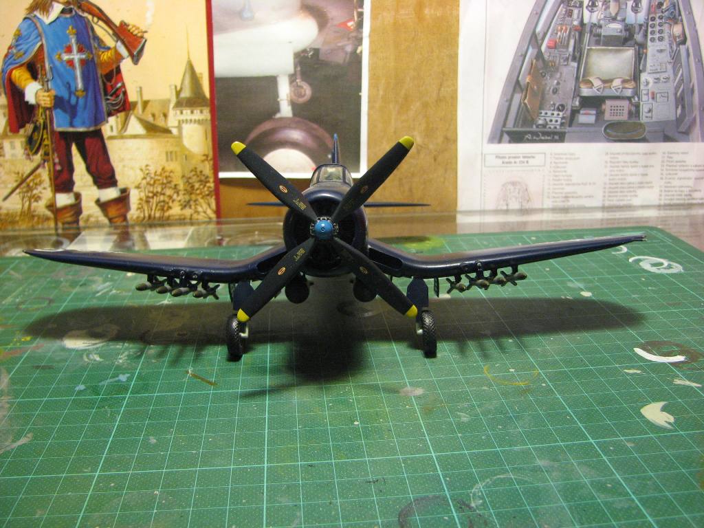 Academy F4U-4B 1/48