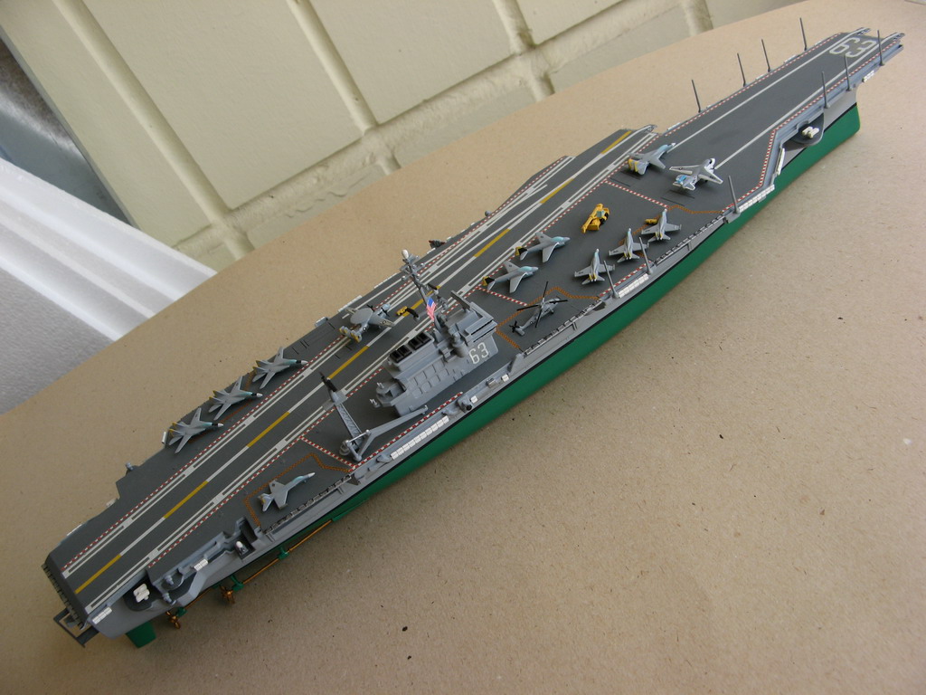 U.S.S. Kitty Hawk 1/720  Звезда