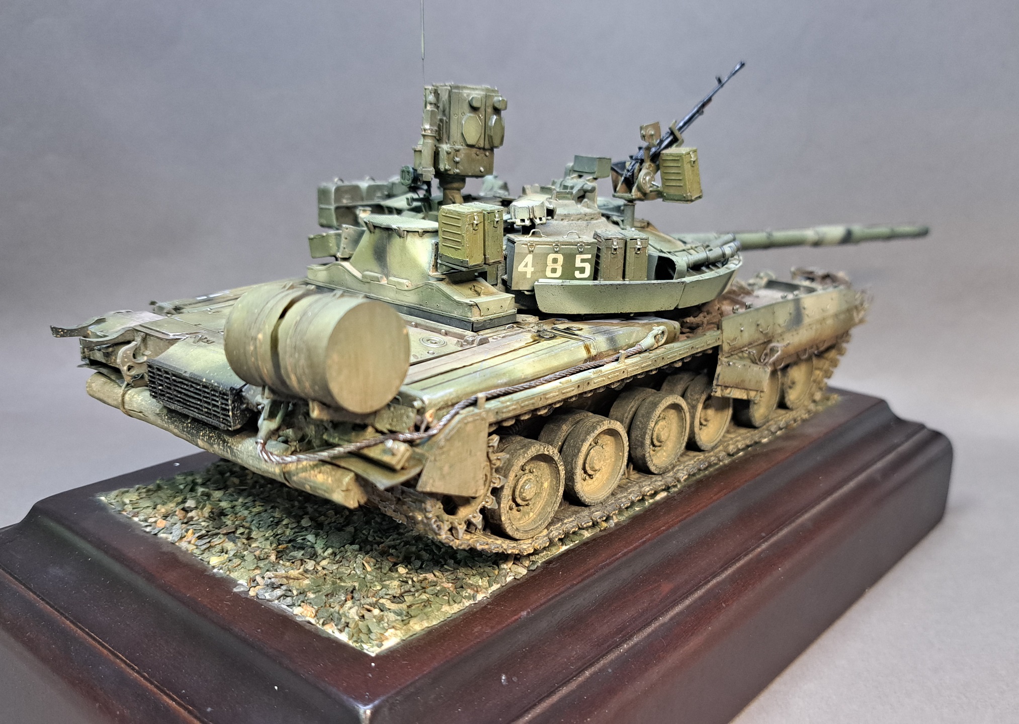 Т-80 УМ1 — Каропка.ру — стендовые модели, военная миниатюра