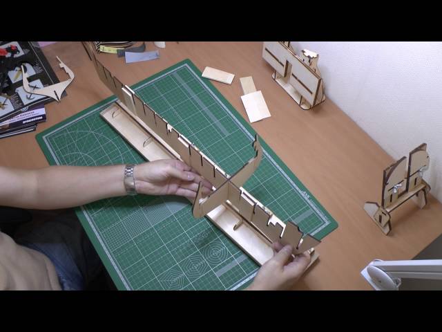 Стапель го-но от магазина верфь на столе