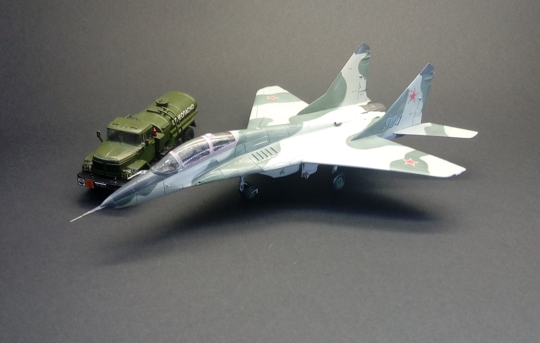 МиГ-29УБ — Каропка.ру — стендовые модели, военная миниатюра
