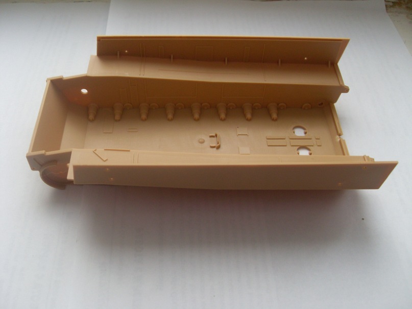 German heavy tank TIGER-I mid productions version