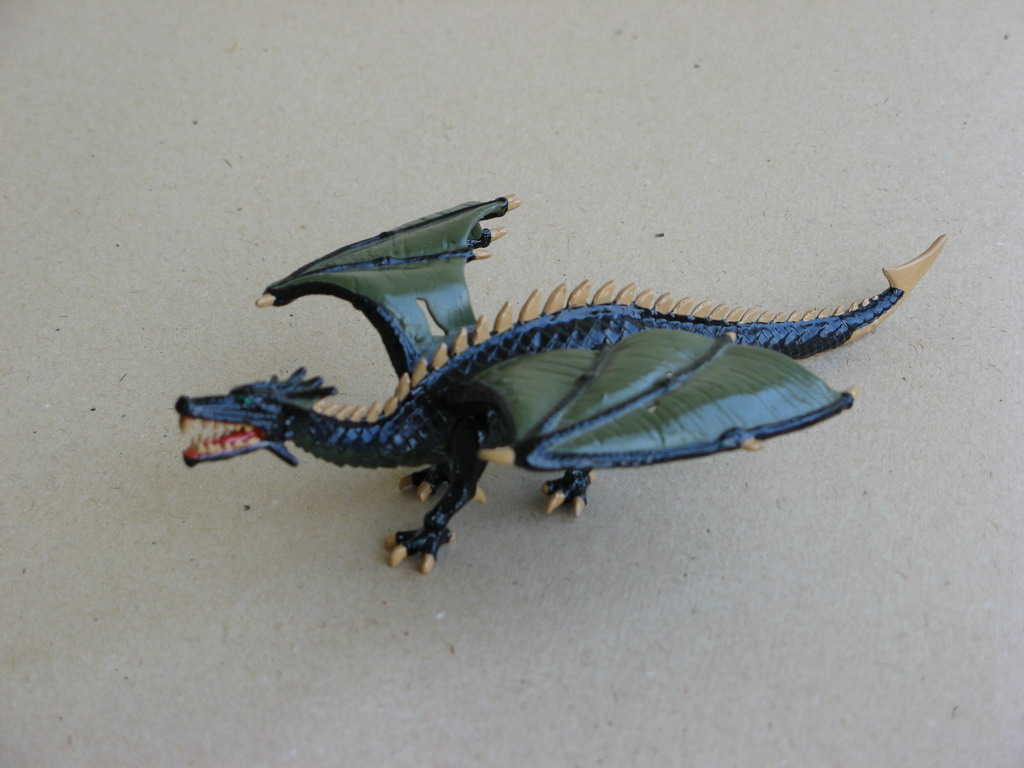 Ещё Дракончик...