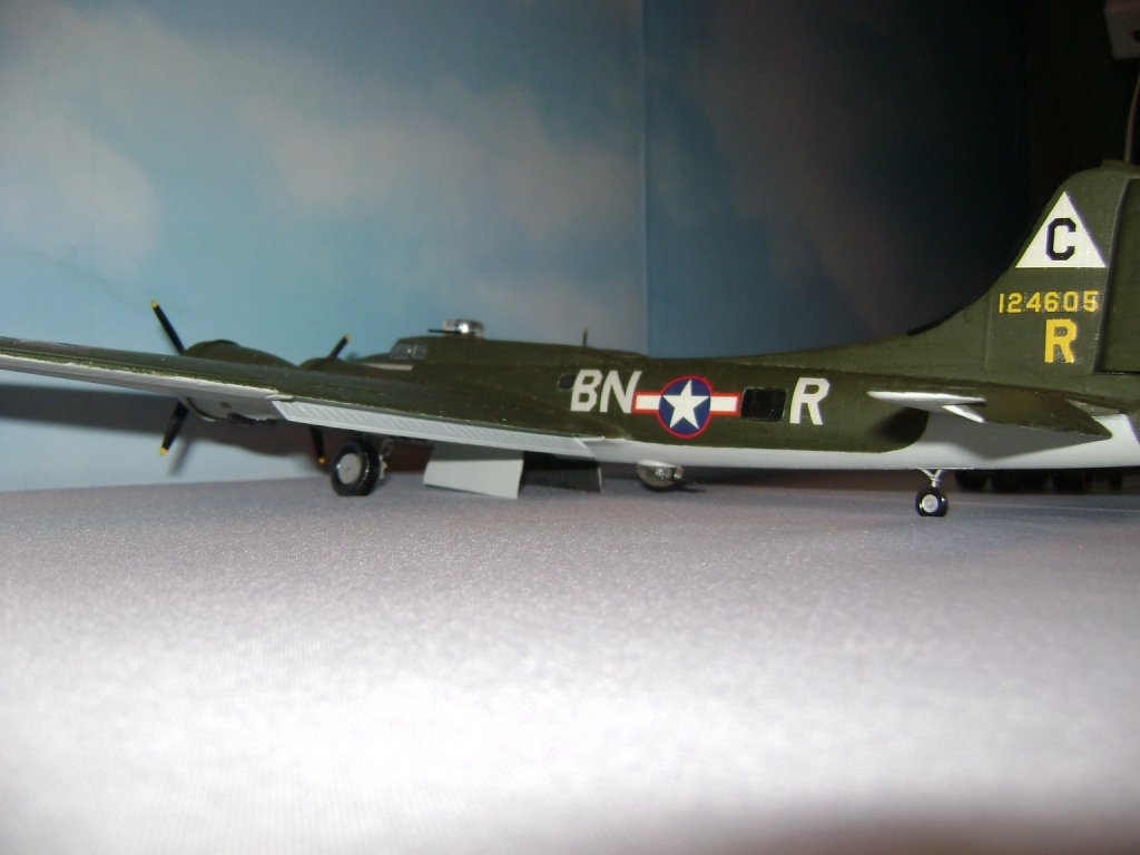 B-17 Flying Fortress от Revell 1/72