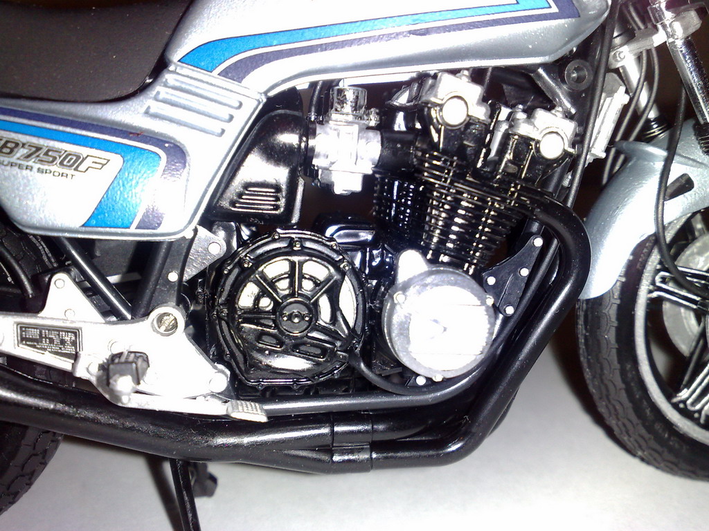 Tamiya Honda CB750F "Custom Tuned" в масштабе 1:12.