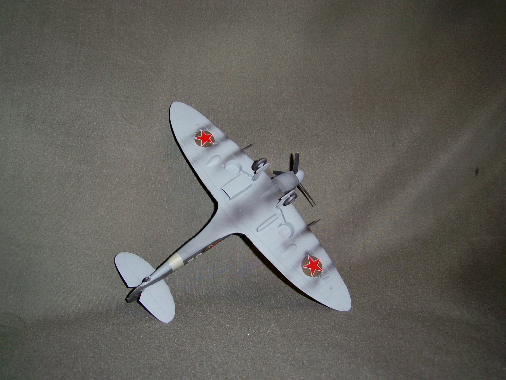 Ленд-лиз Спитфайр Мк-5 и Харрикаин Мк-2 ВВС РККА.