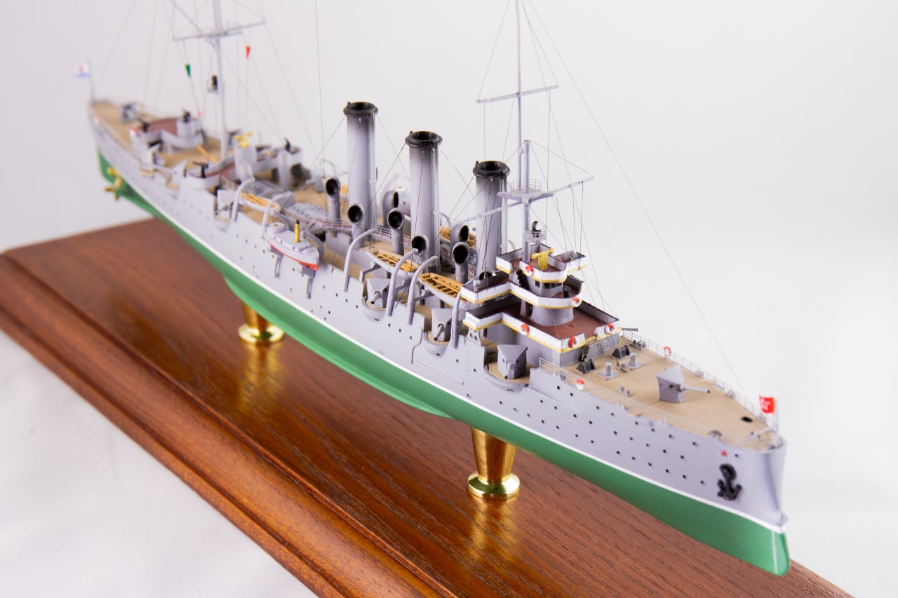 Крейсер "Аврора" 1:400 — Каропка.ру — стендовые модели, военная миниатюра