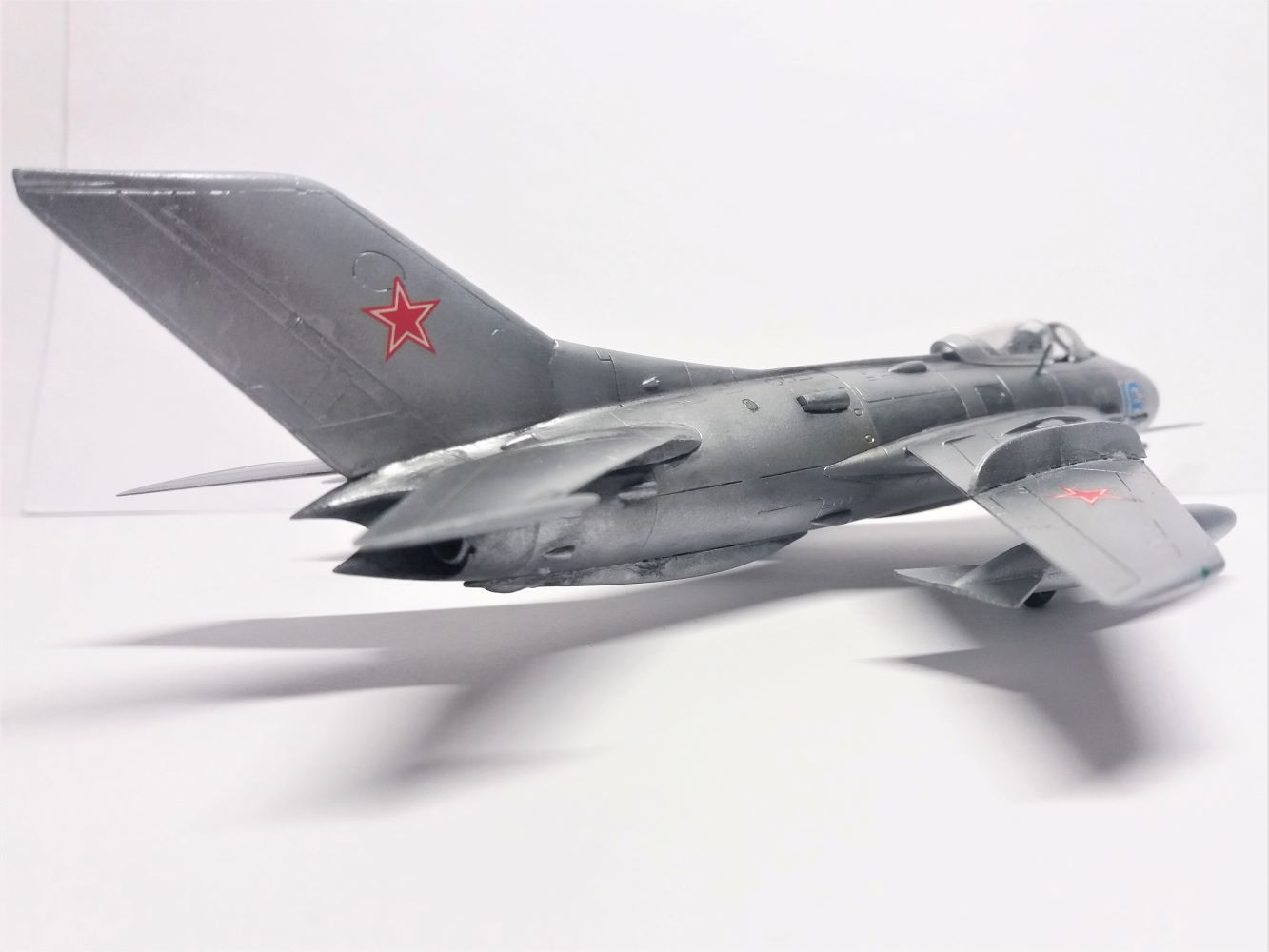 МИГ-19 — Каропка.ру — стендовые модели, военная миниатюра