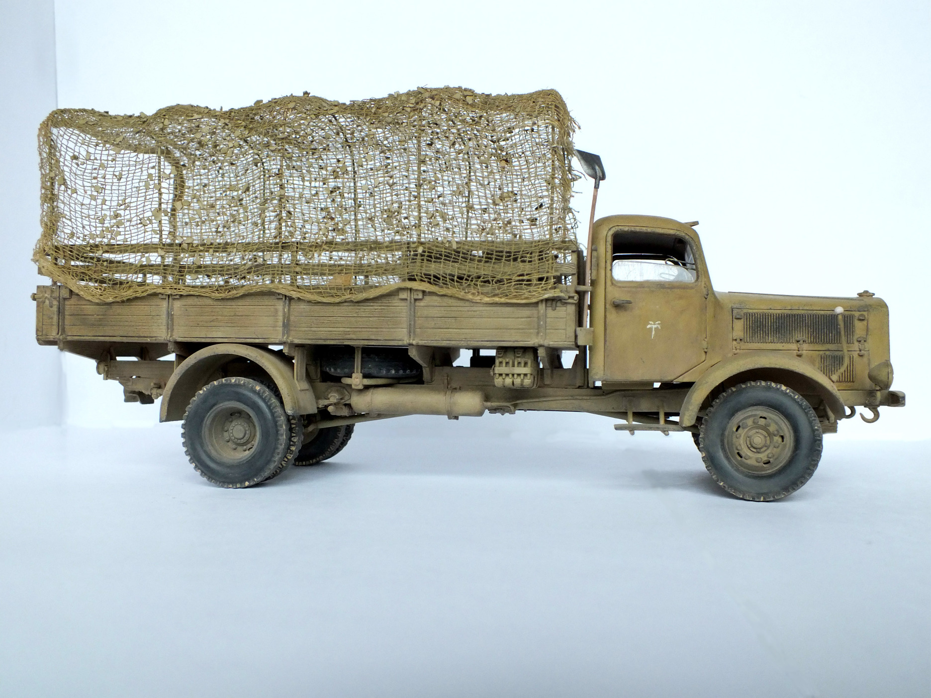 Mercedes-Benz L4500A — Каропка.ру — стендовые модели, военная миниатюра