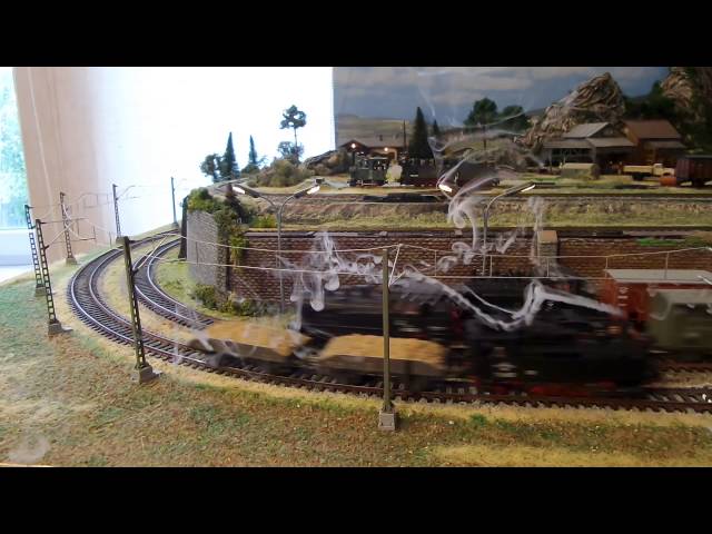 Движение паровозов. Свет,дым.