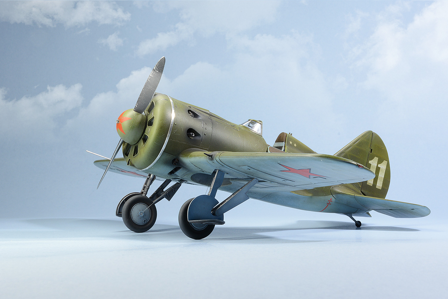И-16 — Каропка.ру — стендовые модели, военная миниатюра