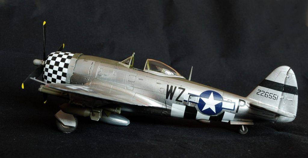 P-47D Thunderbolt  Учебно-развлекательный кувшин :)