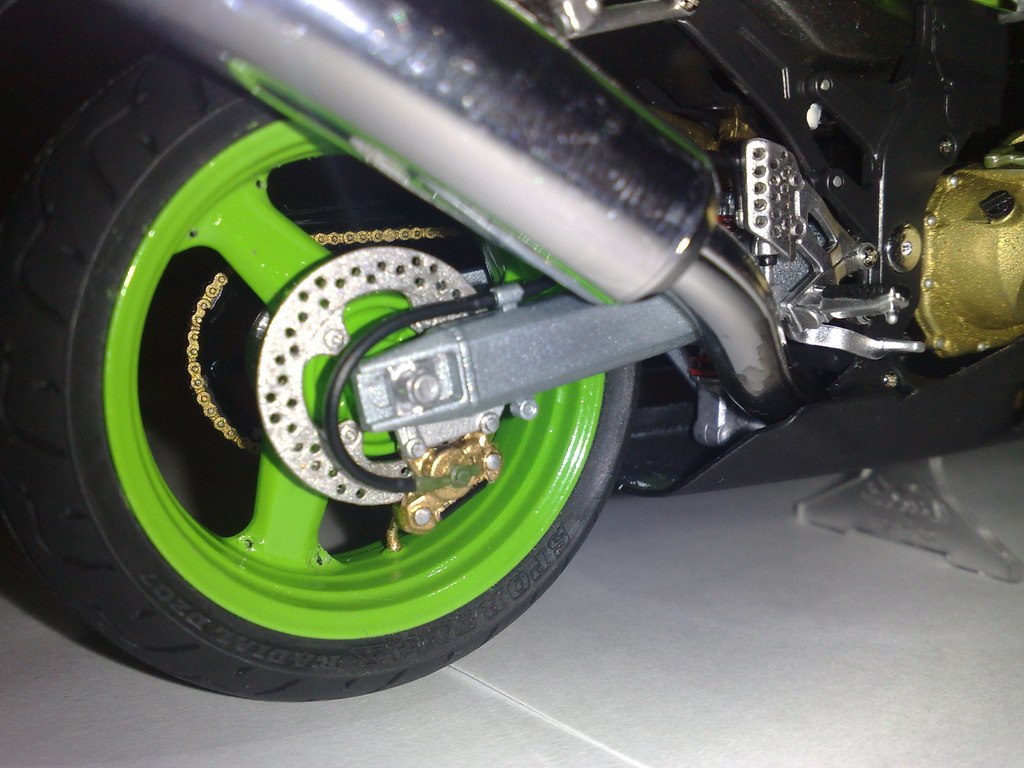 Tamiya Kawasaki Ninja ZX-12R в масштабе 1:12