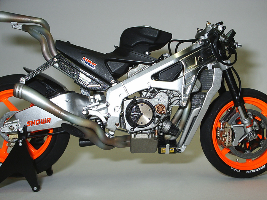 Мотоцикл HONDA RC211V