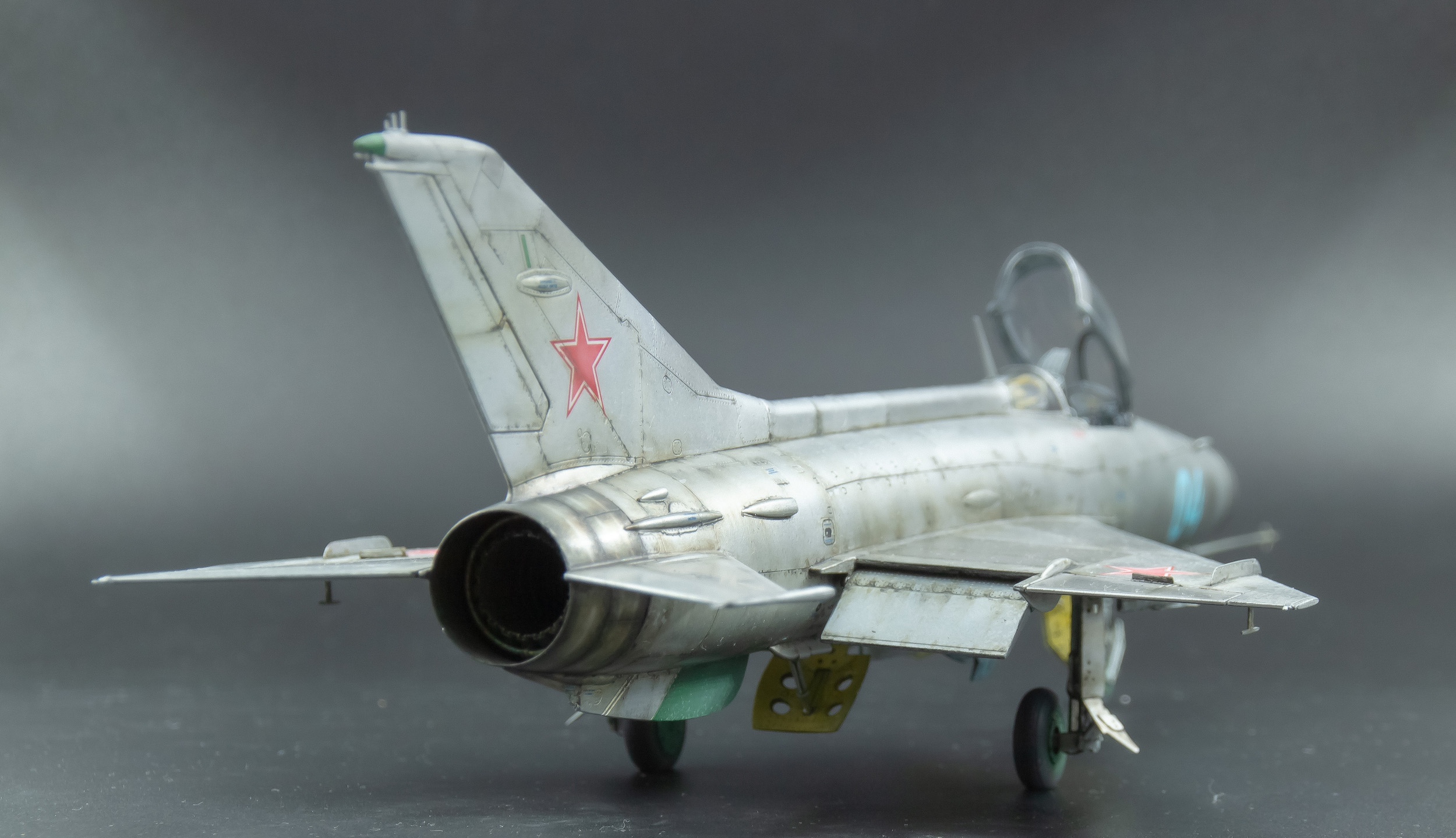 МиГ-21Ф-13 — Каропка.ру — стендовые модели, военная миниатюра