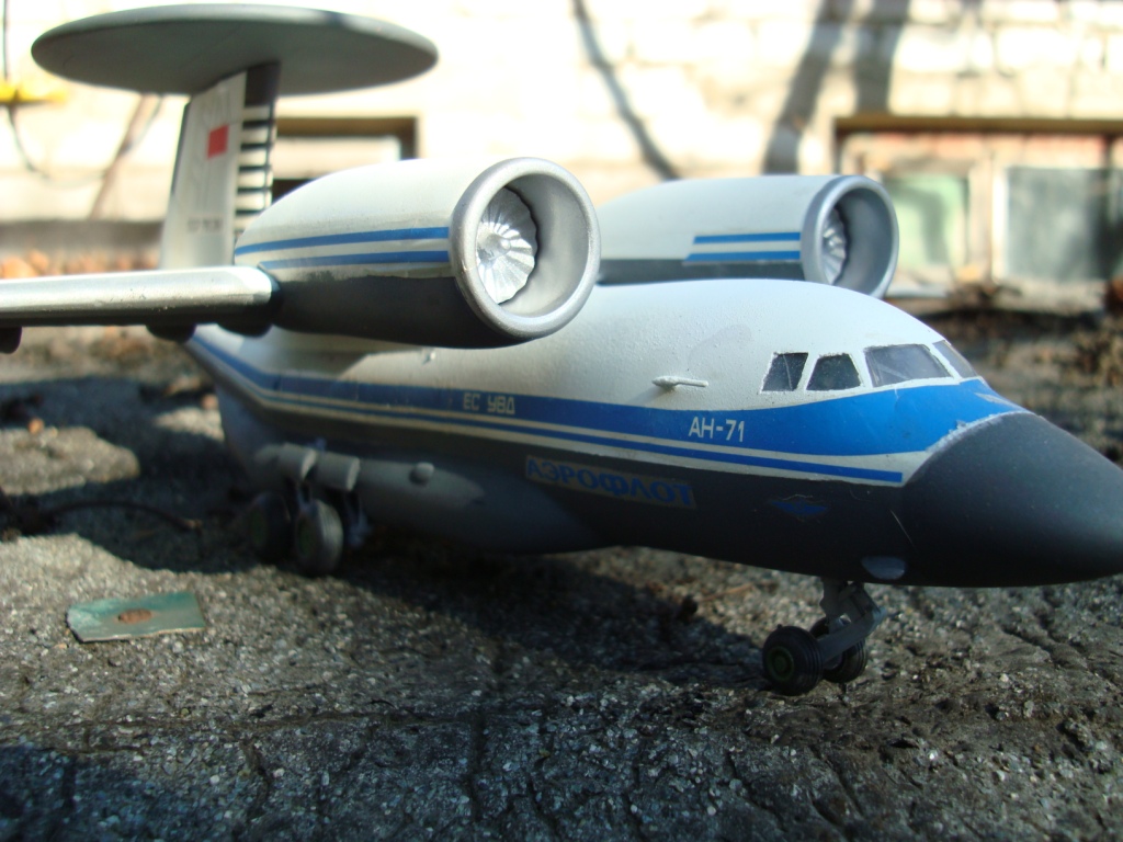 Ан-71 (по кодификации НАТО: Madcap — англ. «сумасброд») — самолёт дальнего радиолокационного обнаружения и управления. Разработан в ОКБ им. О. К. Антонова для замены самолёта Ту-126.