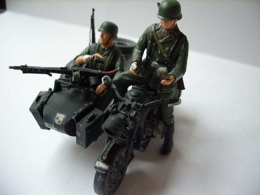 Немецкий боевой мотоцикл с экипажем