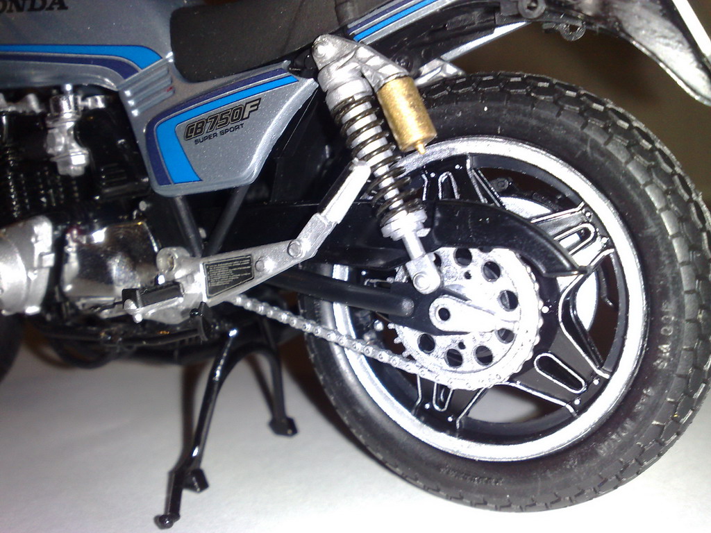 Tamiya Honda CB750F "Custom Tuned" в масштабе 1:12.