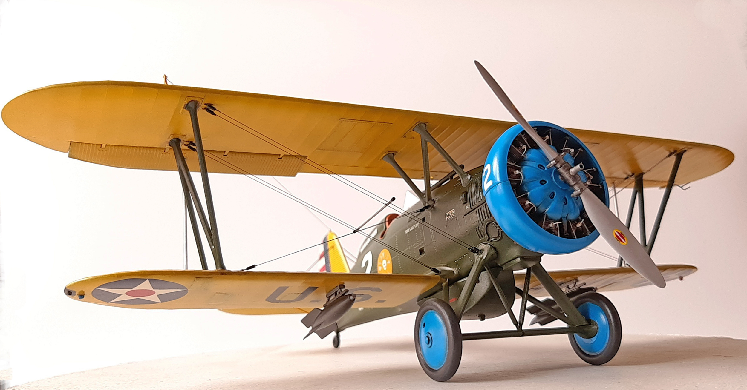 Boeing P-12 E — Каропка.ру — стендовые модели, военная миниатюра