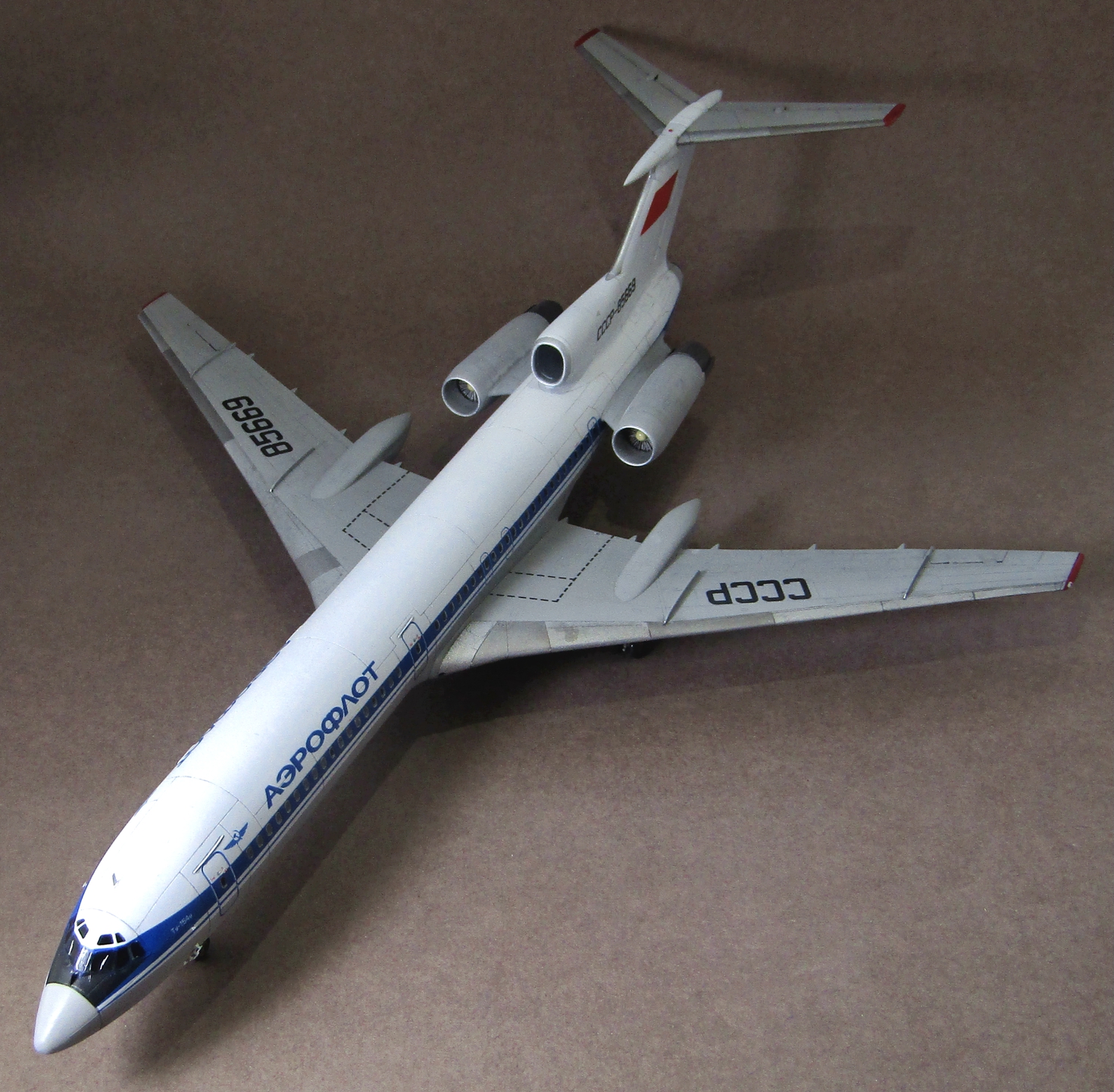 Ту-154м СССР-85669 — Каропка.ру — стендовые модели, военная миниатюра